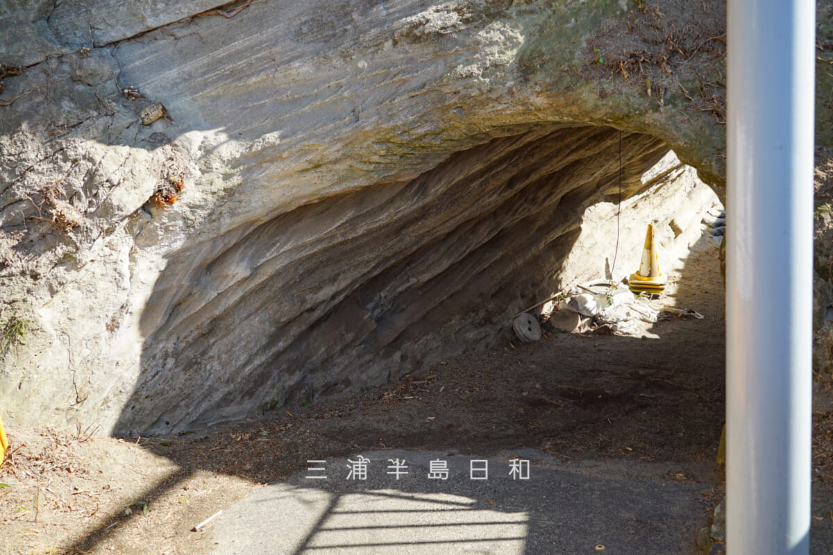 北鎌倉隧道（緑の洞門、北鎌倉駅裏トンネル）・大船側入口付近※通行禁止（撮影日：2021.02.05）