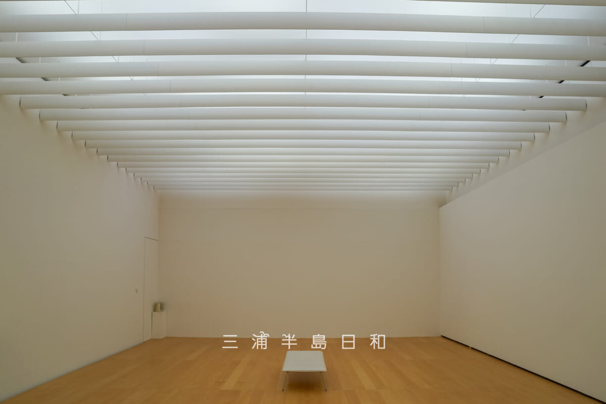 横須賀美術館・1階展示室（撮影日：2024.07.01）
