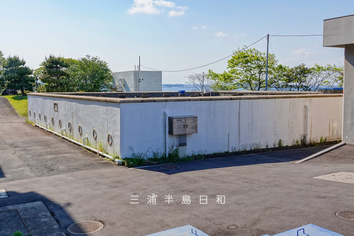 旧横須賀軍港水道-走水水源地鉄筋コンクリート造浄水池(撮影日:2022.05.03)