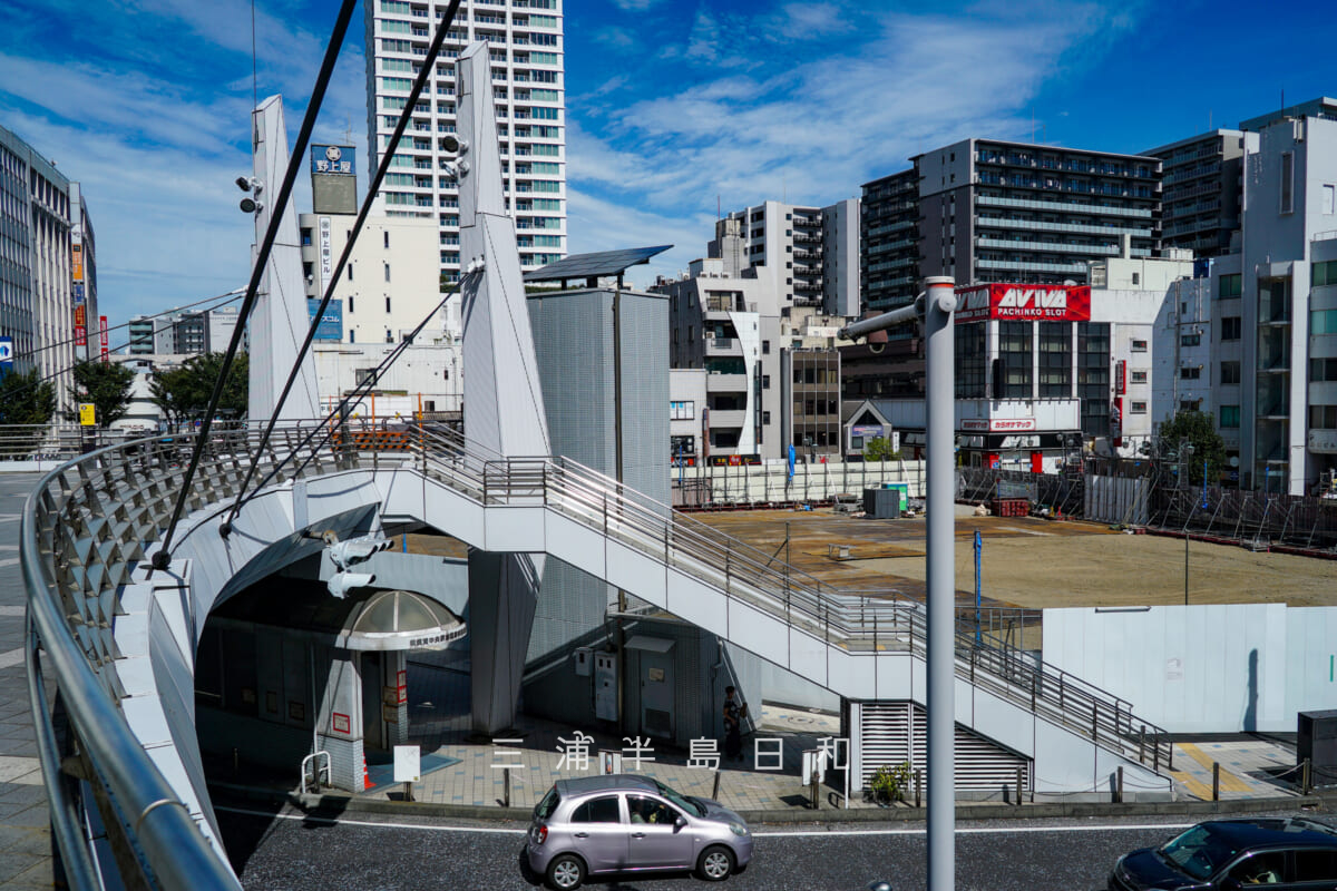 横須賀中央駅・YデッキよりTHE PRIME跡地を望む(撮影日:2025.09.11)
