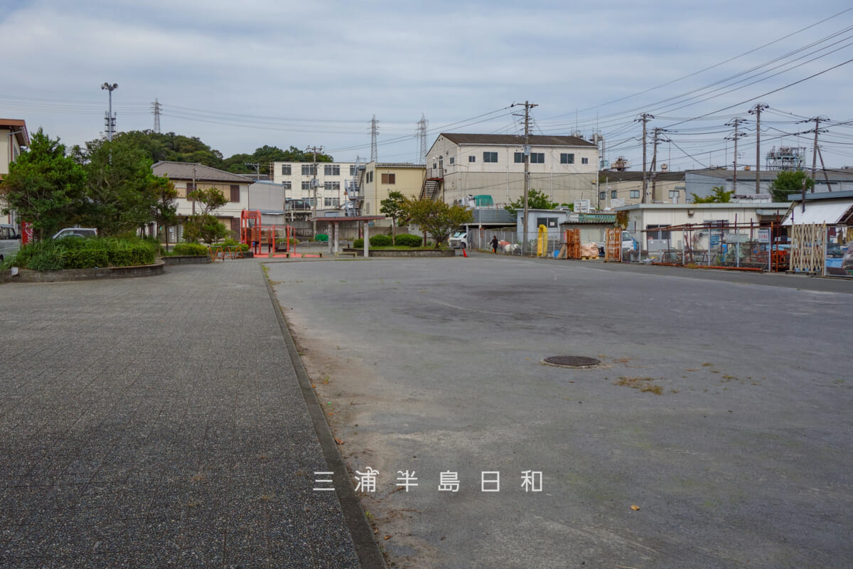 浦郷みなと緑地・広場側(撮影日:2026.10.06)
